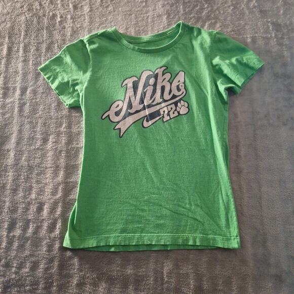 The Nike Tee Womens Crew Neck T-Shirt Short Sleeve Green Medium Slim-Fit - Picture 1 of 6